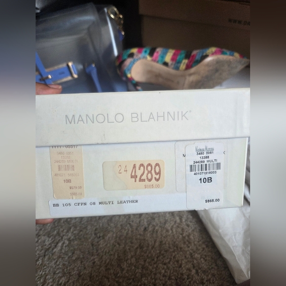 Beautiful Manolo Blahniks - Picture 5 of 5